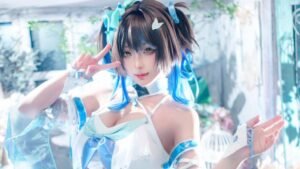 gacha fans snowbreak protesting against female cosplayer